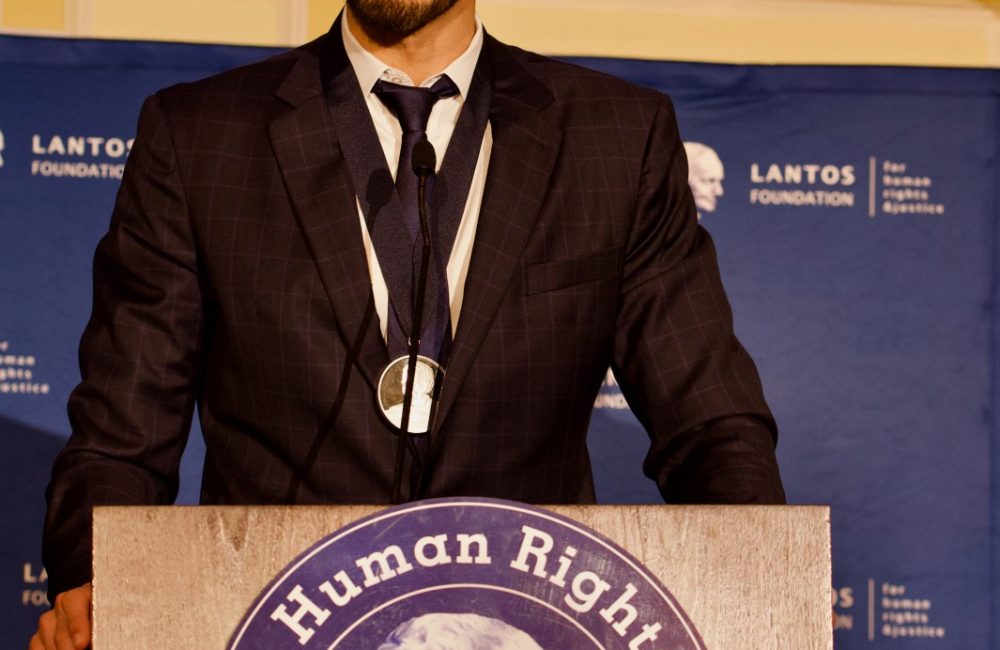 Enes Kanter Freedom accepts the 2022 Lantos Human Rights Prize